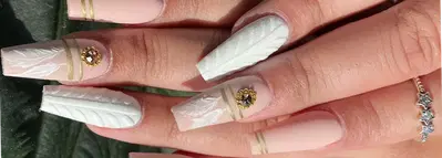 Apple Nails Salon