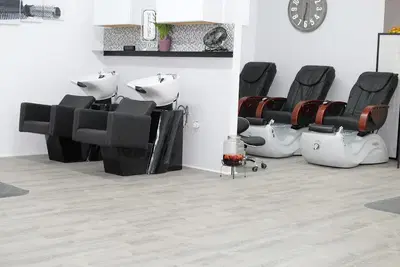 Cut and polished salon