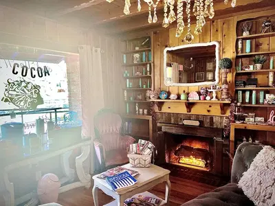 Curl Up ‘N Dye Beauty Bar