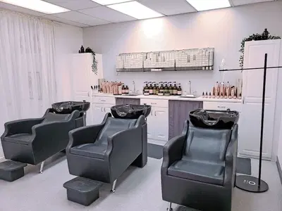 La Nova Beauty