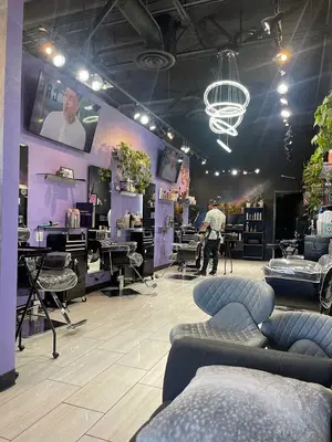 LUNAR Salon