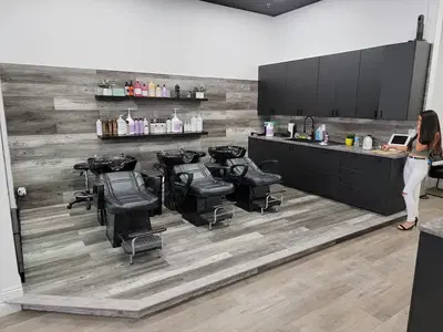 Hottie Hair Salon & Extensions Store