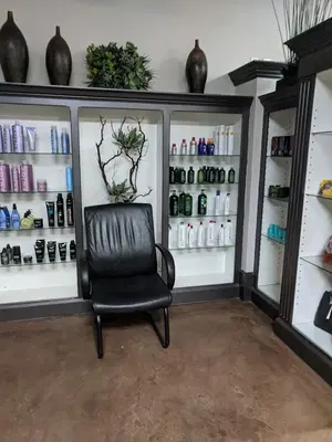 Cavaricci's Salon
