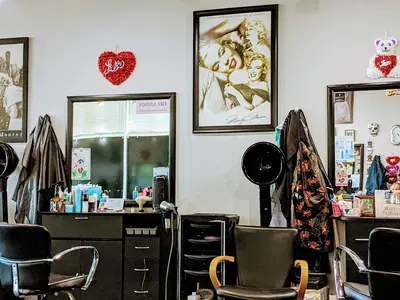 Smokin Hot Hair Salon