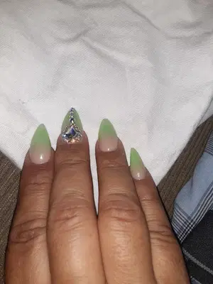 Tip-Toe Nails