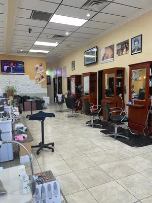 UC Nails & Hair Salon