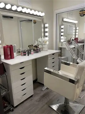 Roop Beauty Salon