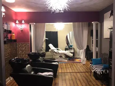 Salon Surreal