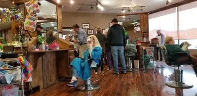 Lee's The Salon