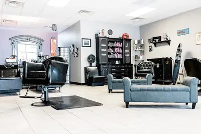 Platinum Black Salon