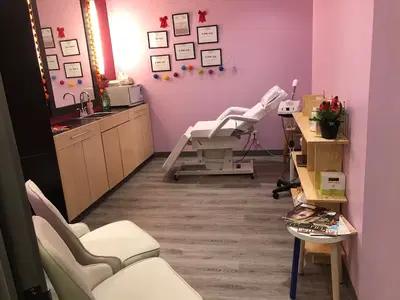 Madhuri Beauty salon