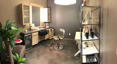 Free Confidence Salon
