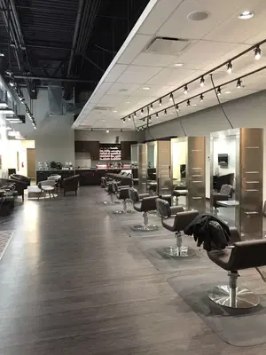 Blondie & Co. Salon • Barbershop