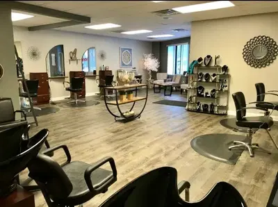Averys Salon & Suites