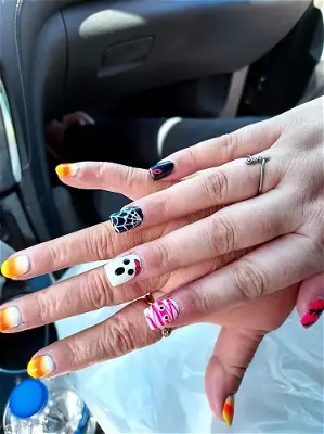 Lee's Nails