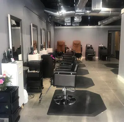 31:13 Hair Studio