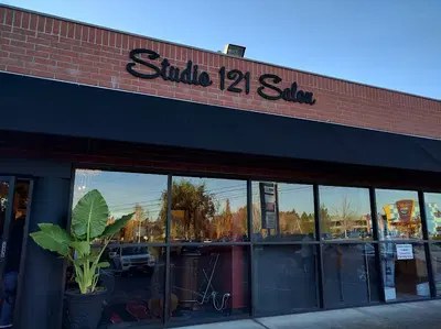Studio 121
