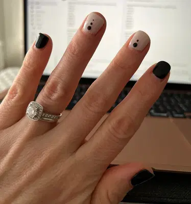 Essence Nails and Spa