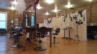 220 Salon Inc