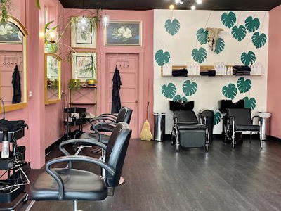 Hug Salon