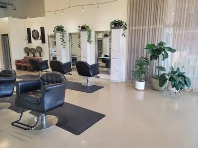 The J Rosé Salon