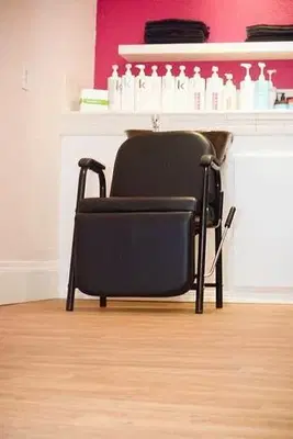 Modern Betty Salon