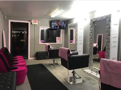 Mirror Mirror Salon