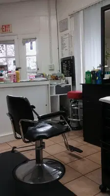 Juliana Express Nails & Hair