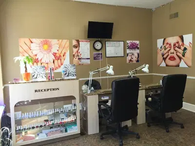 Diamonds Nail Salon