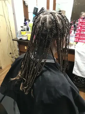 Macvine Beauty Salon