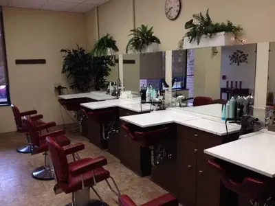 International Hair Studio