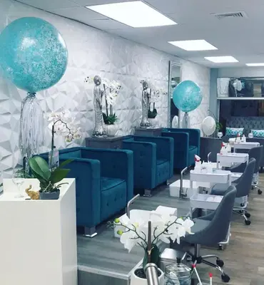 Authentica Nails Salon