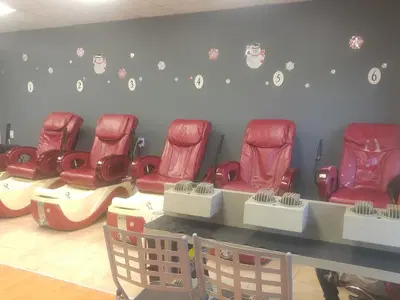 Artistic Nails & Spa