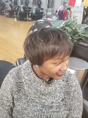 Marcias Beauty Salon