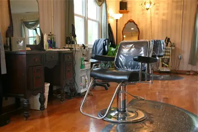 Emmanuel's Salon