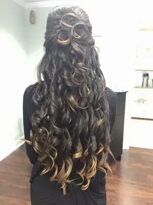 Navi's Creations Hair Lounge