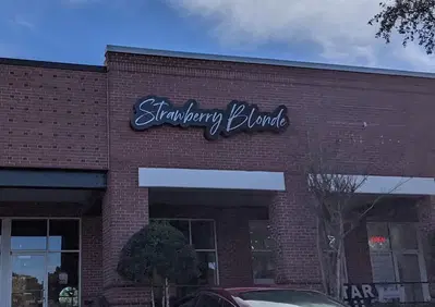 Strawberry Blonde Salon