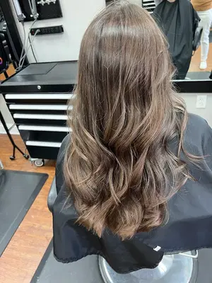 D'Llands Hair & Nail Salon