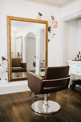 17th and Row Salon