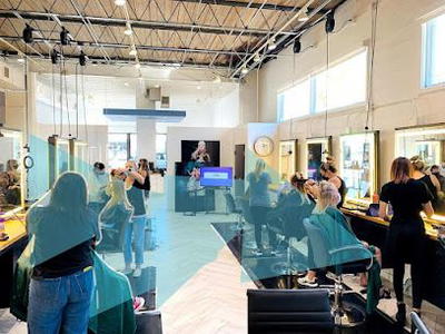 Pavo Salon