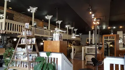 Nicos Salon