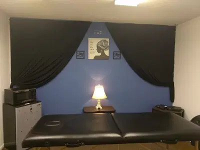 Uniq Radiance Salon