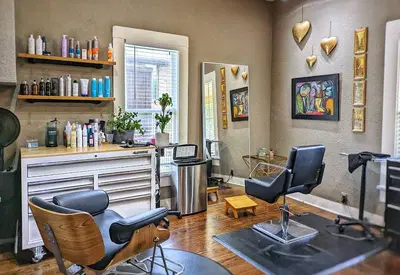 TRIO Salon