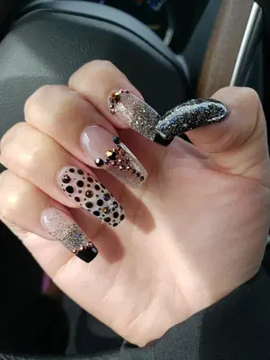 Nt Nails