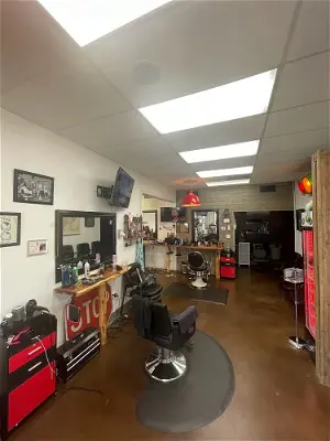 The Hair Stop Barber & Salon LHTX