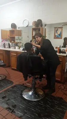 Reyna's Beauty Salon
