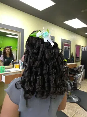 Esmeralda's Beauty Salon