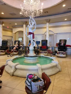 Aura Salon & Spa