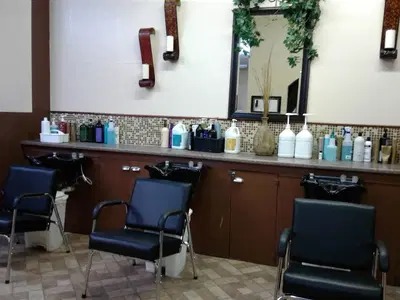 Em Salon LLC