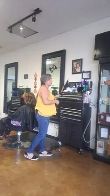 Mel's Beauty Salon